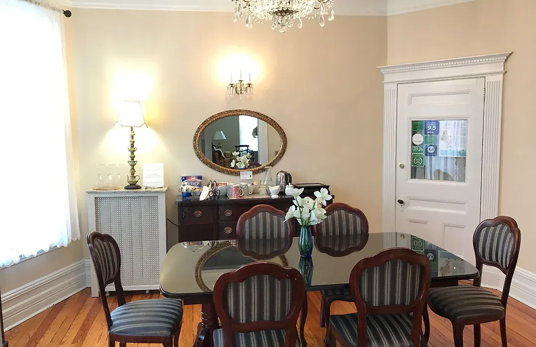 The Century House Bed And Breakfast Ottawa-1