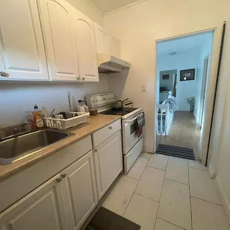 Somerset Guesthouse With Full Kitchen-3